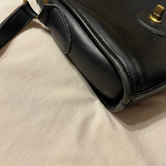 Coach Black Leather Interior - Picture 5 of 6